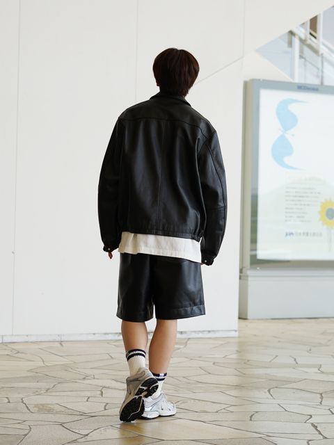 UNIVERSAL PRODUCTS. レザーセットアップのストリートスタイル