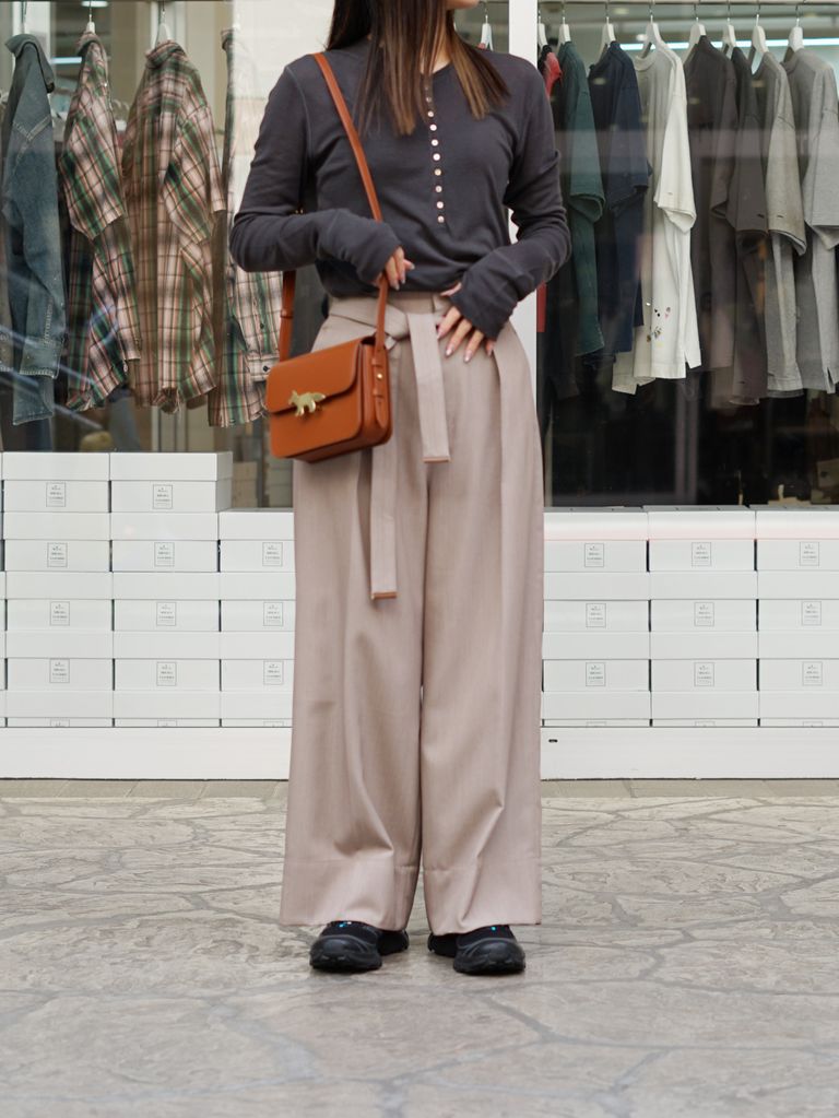 上品に抜ける大人カジュアル - ETRE TOKYO