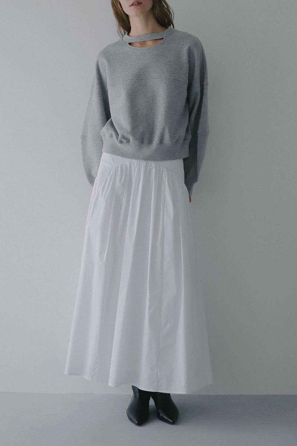 ネックデザインスウェット - MOON SLIT SWEAT TOPS (GREY)