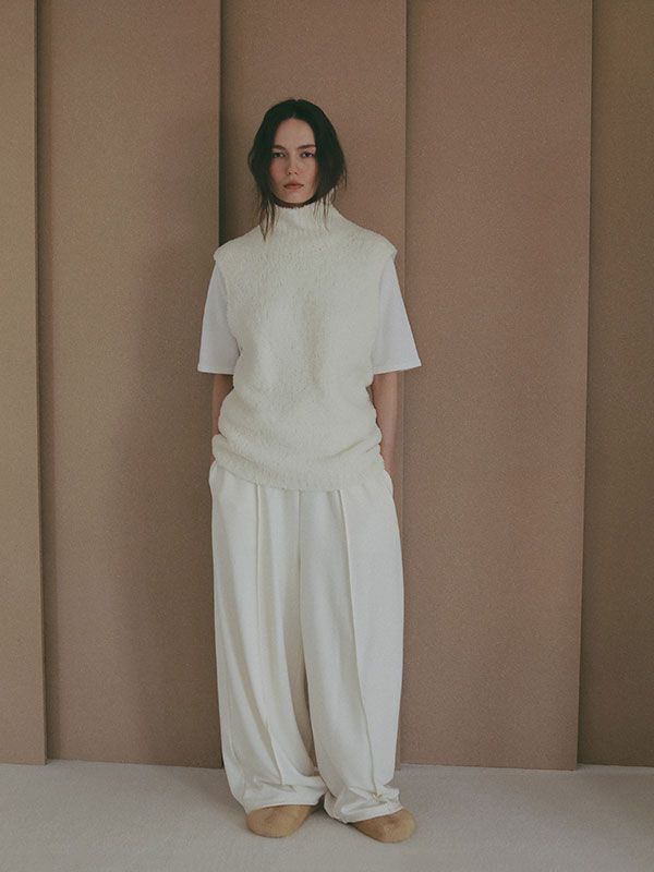 モールヤーンハイネックニットベスト （WHITE)