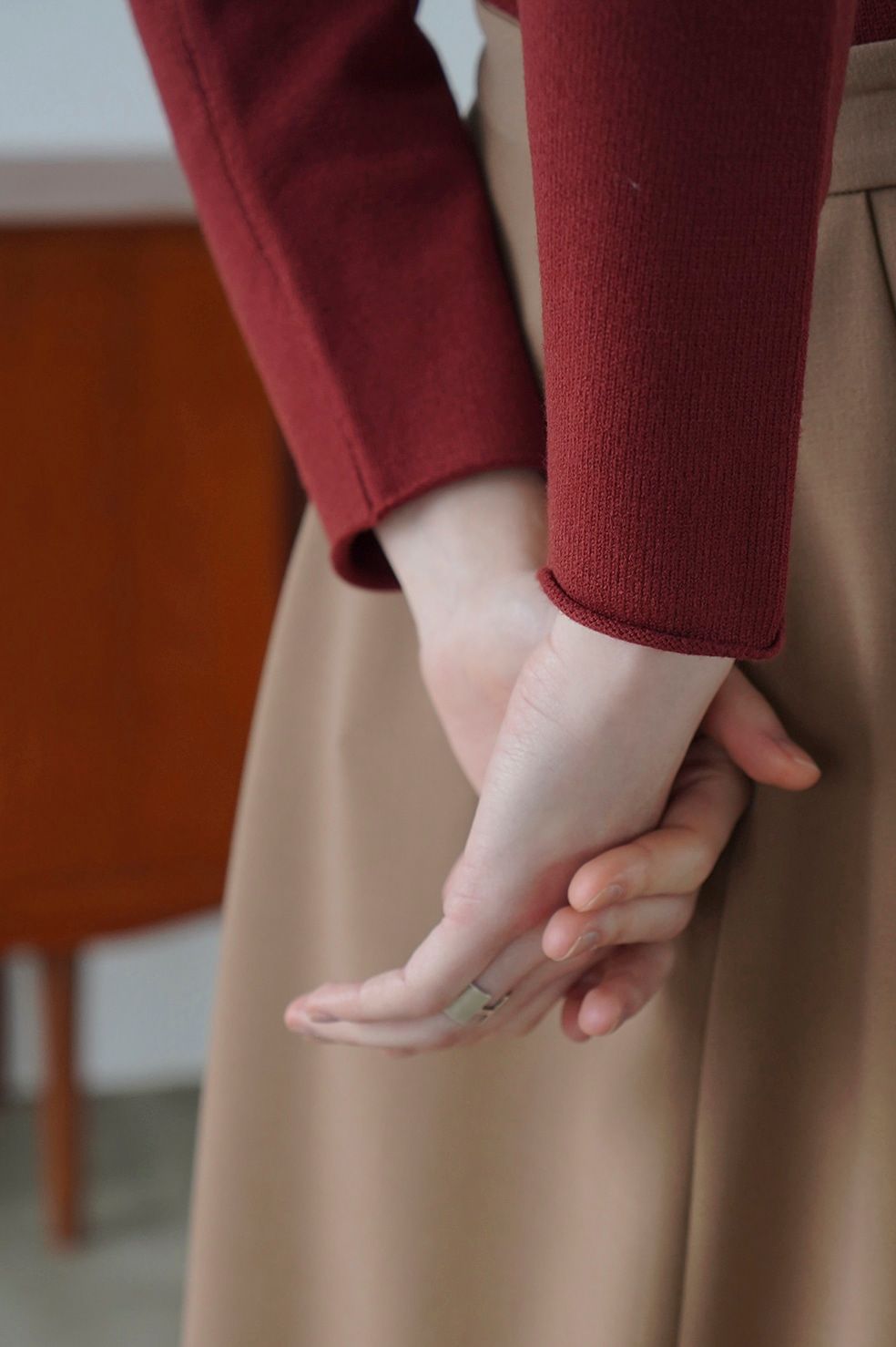 ベーシック ハイネック ニット - ROLL H/N KNIT TOPS - TERRACOTTA