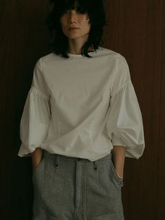 秋のムードを感じるエトレのレイヤードコーデ