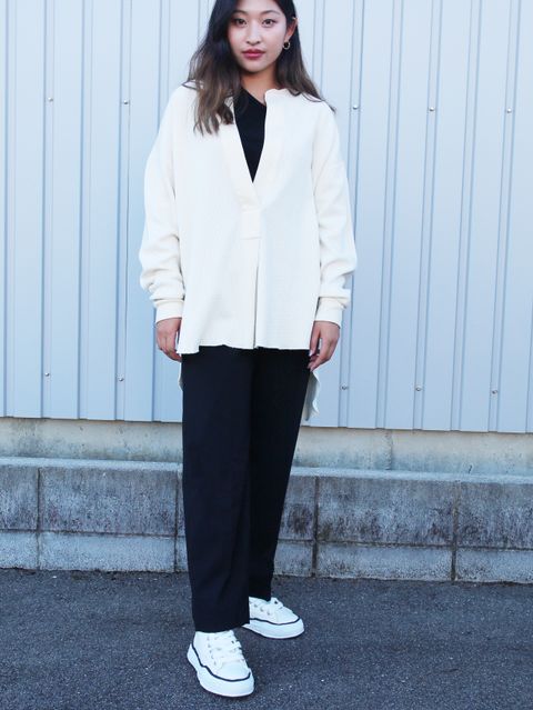 女性らしいニュアンスを楽しめるETRE TOKYOの新作コーデ
