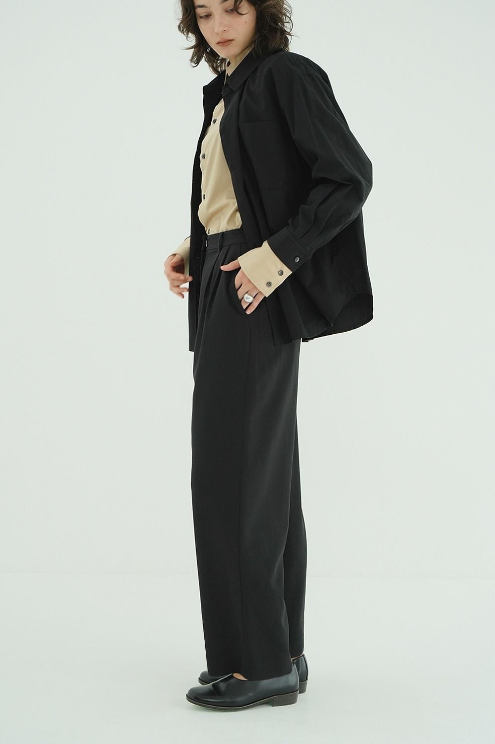 【26SS】 ベーシックタックパンツ -  BASIC TUCK PANTS (BLACK)