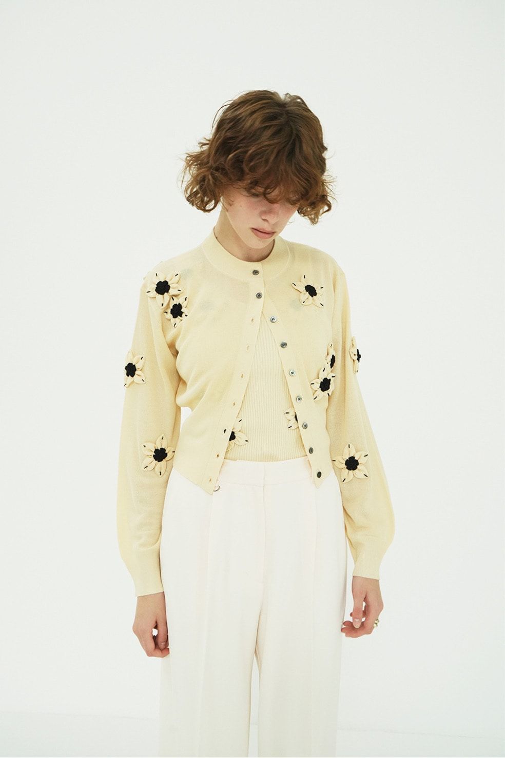 ニットカーディガン - FLOWER MOTIF KNIT CARDIGAN (YELLOW)