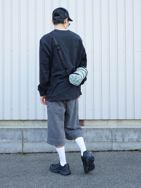 アクティブ＆モードに。サロモンを主役にした都会派アスレジャースタイル
