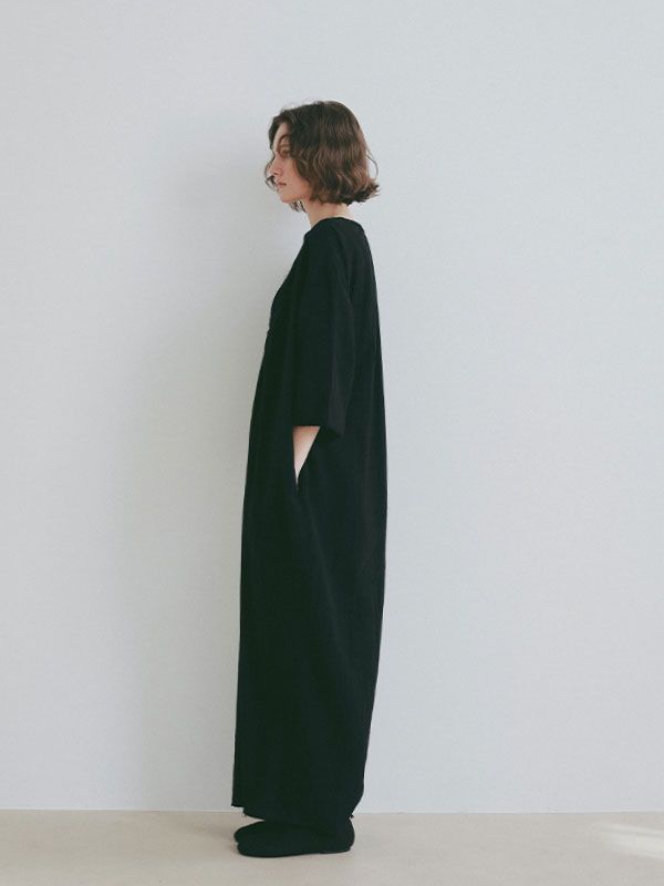 プランジングネックダブルガーゼオールインワンル （BLACK)