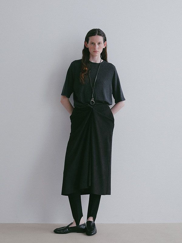 フロントデザインIラインスカート (BLACK)