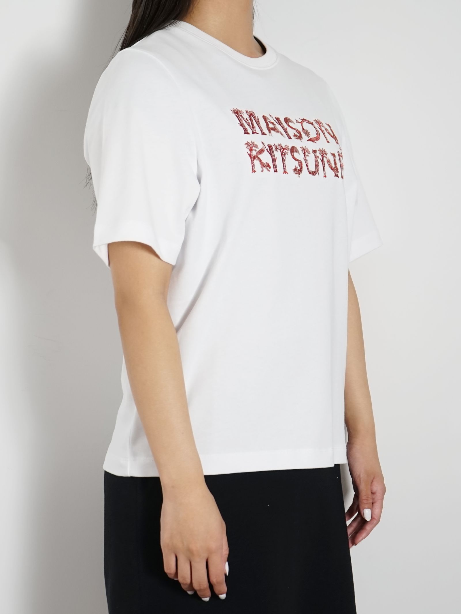 【MAISON KITSUNE】ウッド アルファベット Tシャツ 関税・送料込 MAISON KITSUNÉ - 【レディース】 Tシャツ - WOODLAND ALPHABET