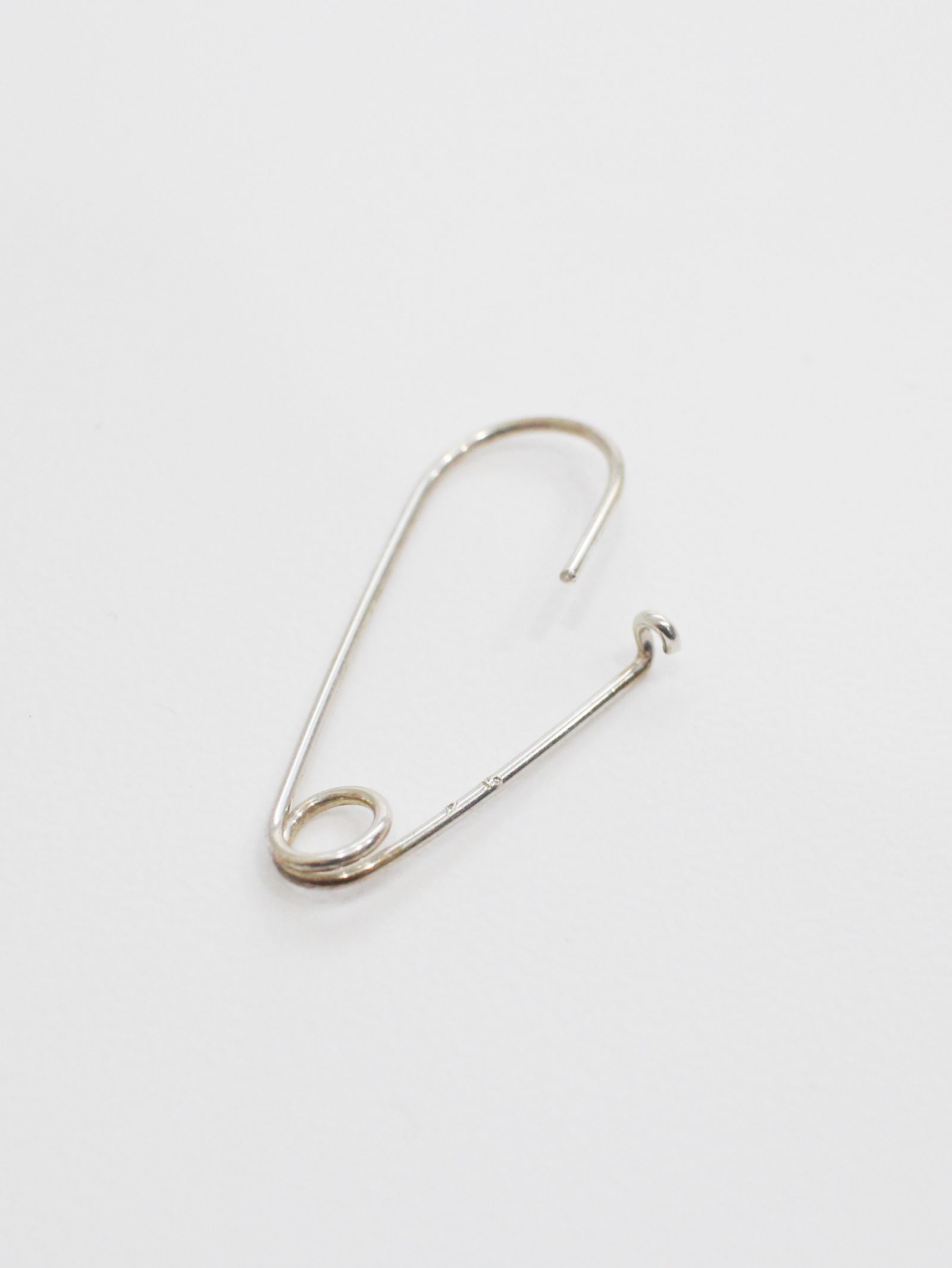 【両耳用】 イヤリング セーフティ ピン ファイン ピアス  - earrings safety pin fine - M4519