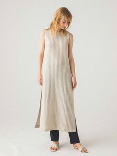 雰囲気漂うMECREのロングトップスコーデ