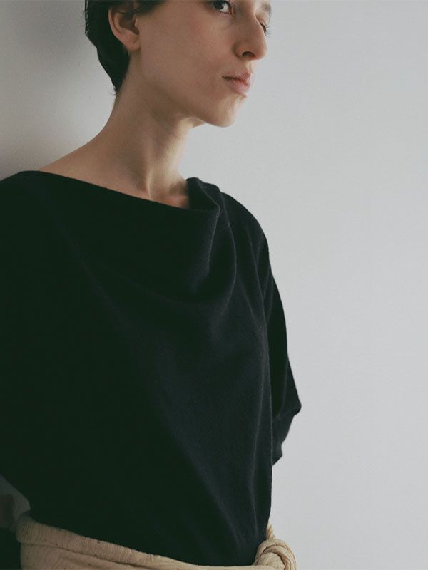 ドレープネックニットワンピース-BLACK