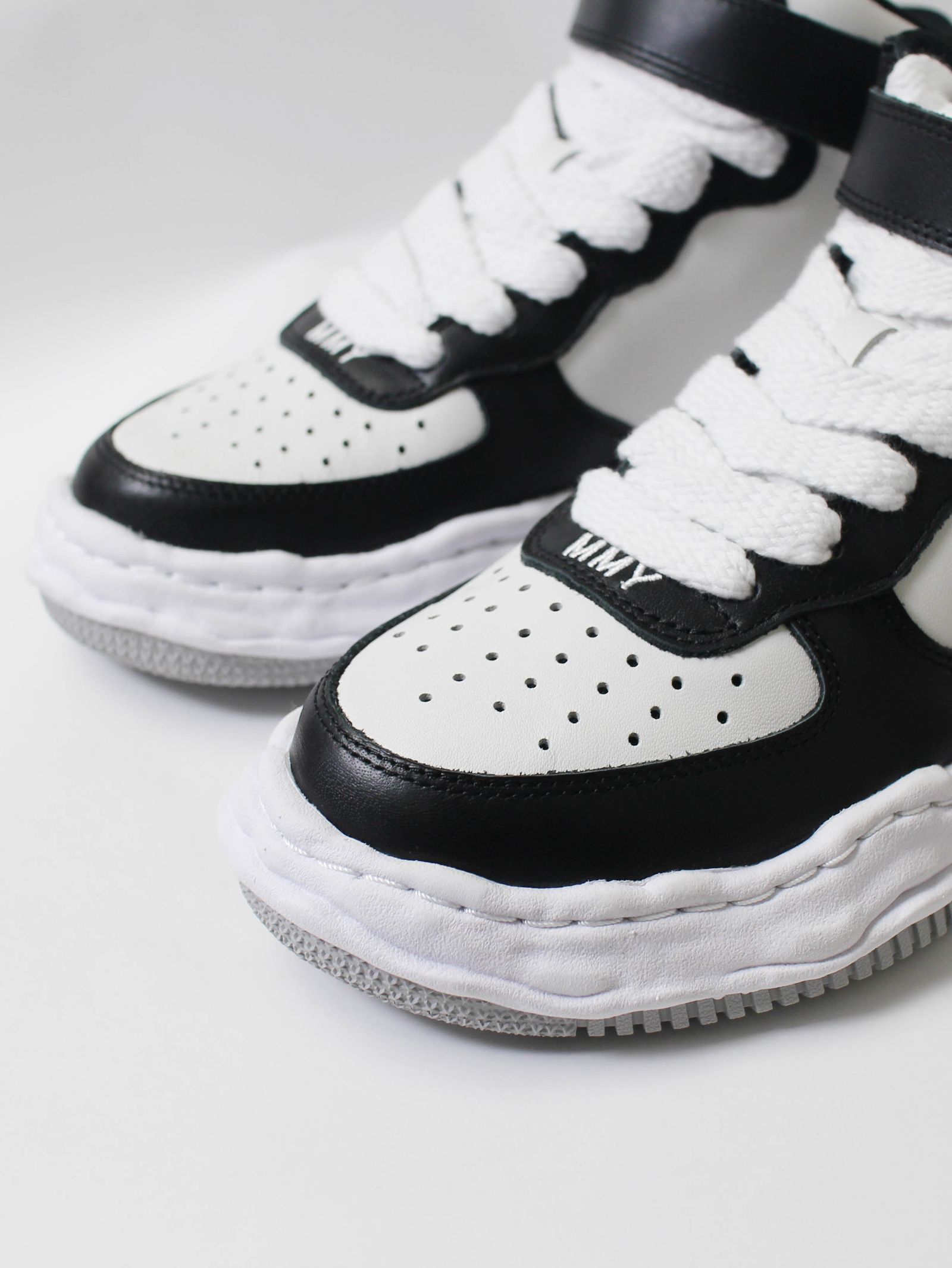 "WAYNE" OG Sole LEATHER High-top Sneaker - BLACK×WHITE