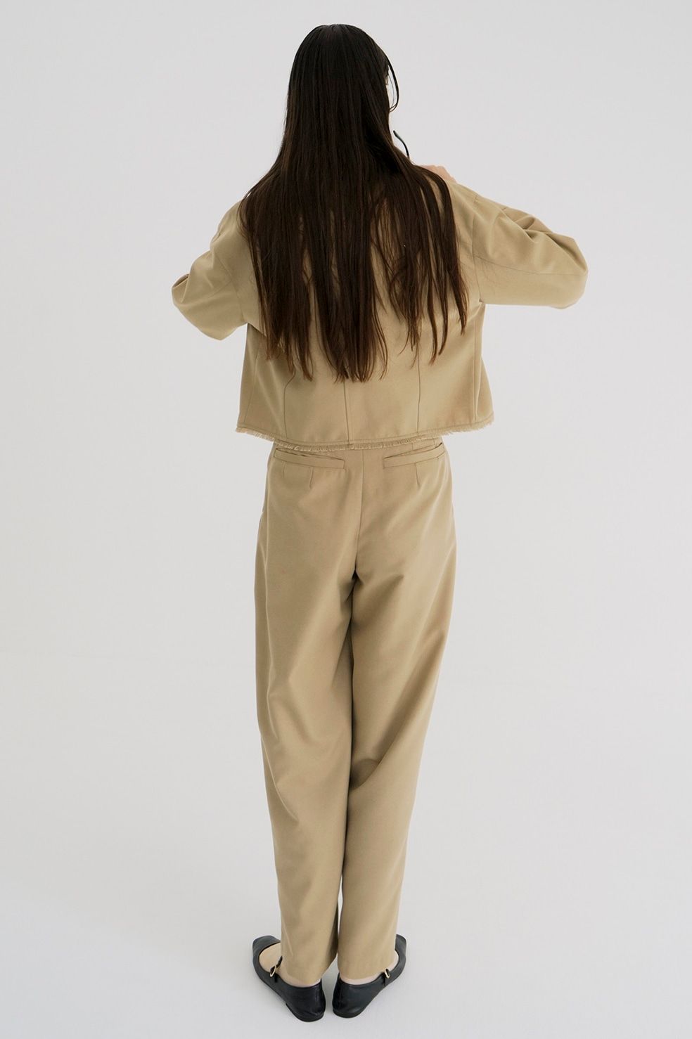ベルトデザイン テーパードパンツ - WIDE BELT TUCK PANTS - BEIGE