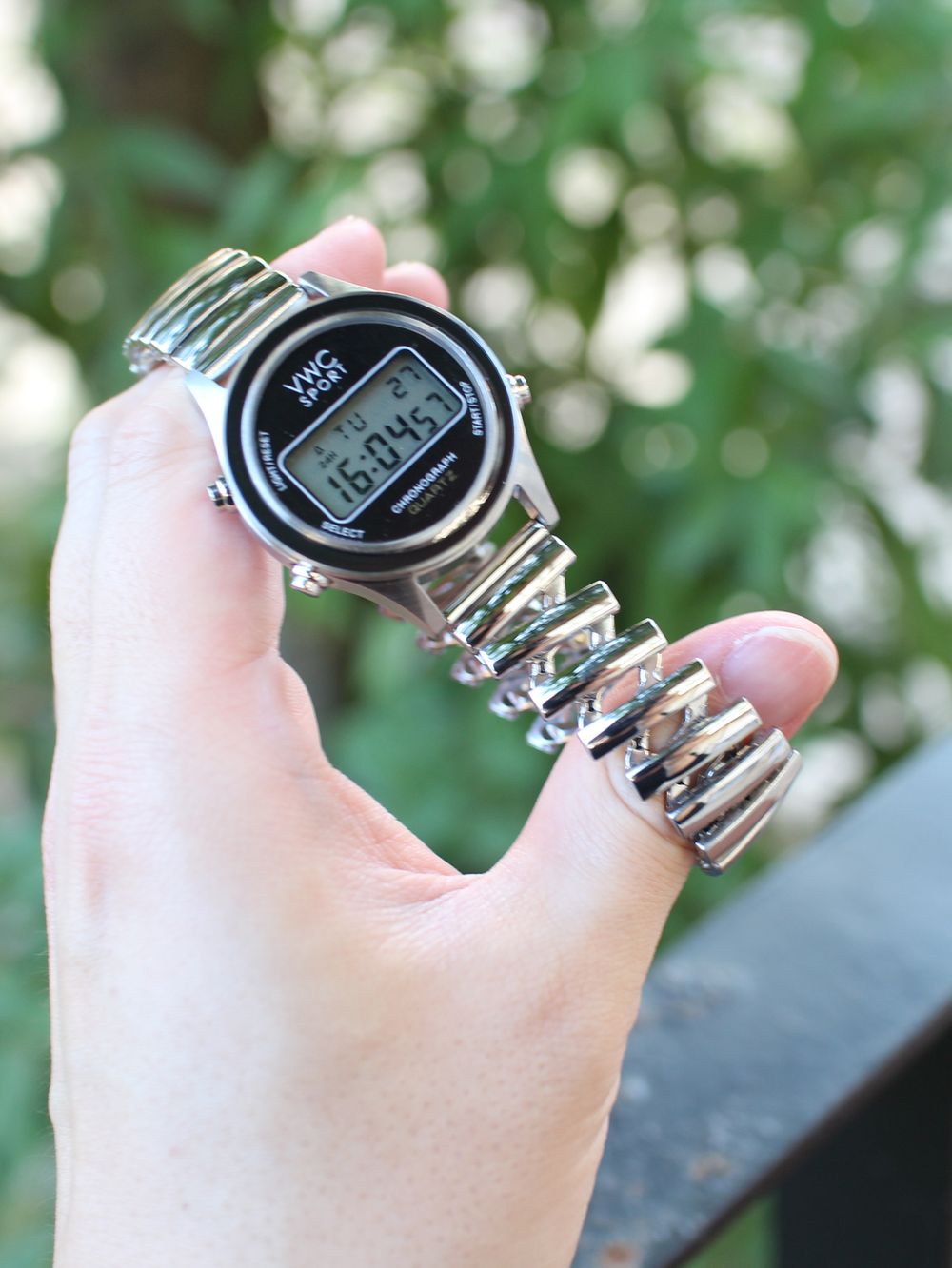 VAGUE WATCH CO. の人気モデル”DG2000”にエクステンションベルトモデルが登場‼