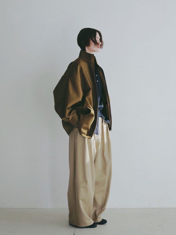 ハイネックドルマンスリーブシャツブルゾン (KHAKI）