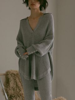 リラックス感がありつつも女性らしいニュアンスETREの新作秋冬コーデ
