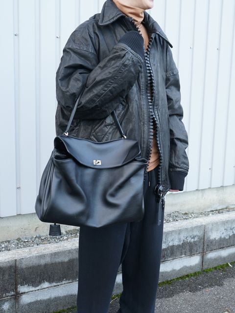 “BACKLASH × Maison MIHARA YASUHIRO” 拘りの革を使用したレザースタイル