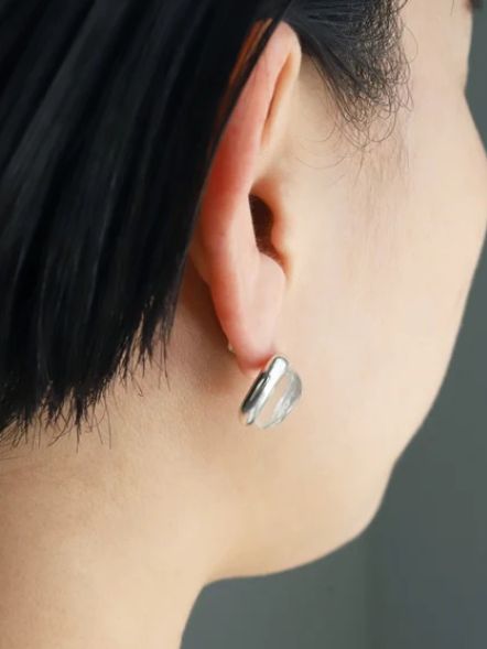 【 両耳用ピアス】 グラストウピアス - SV
