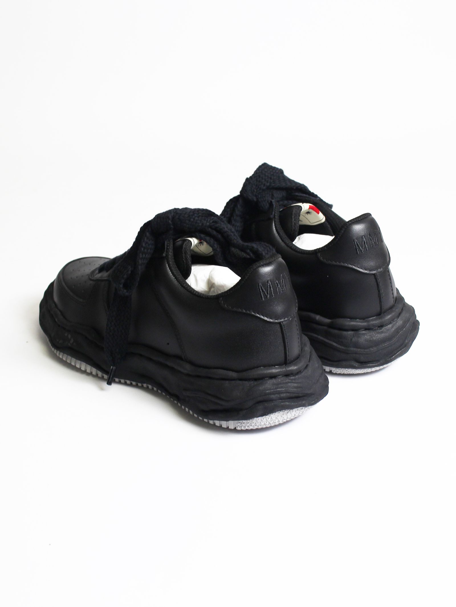 "WAYNE" OG Sole Leather Low-top Sneaker  A07FW702 - BLACK × BLACK
