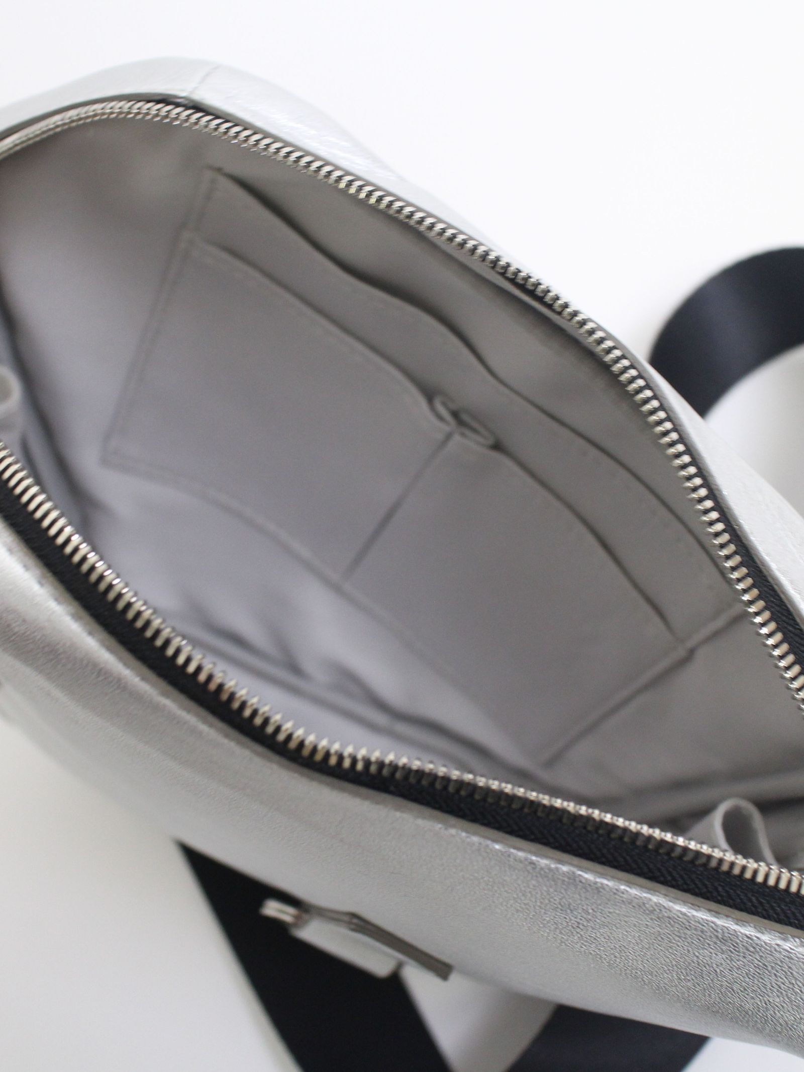 ペンタゴンバッグ - 3D PENTAGON BAG SILVER