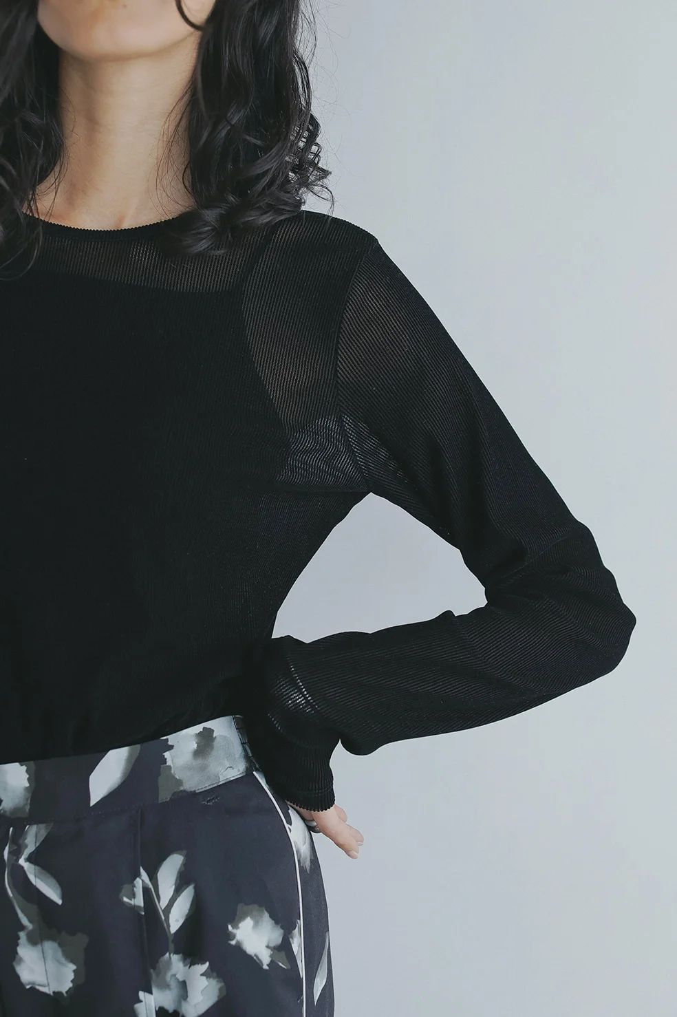 チュール フロッキー ストライプ トップス - TULLE FLOCKED STRIPE TOPS (BLACK)