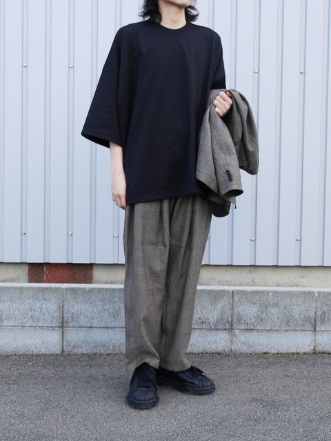 雰囲気の良いグレンチェックのセットアップスタイル