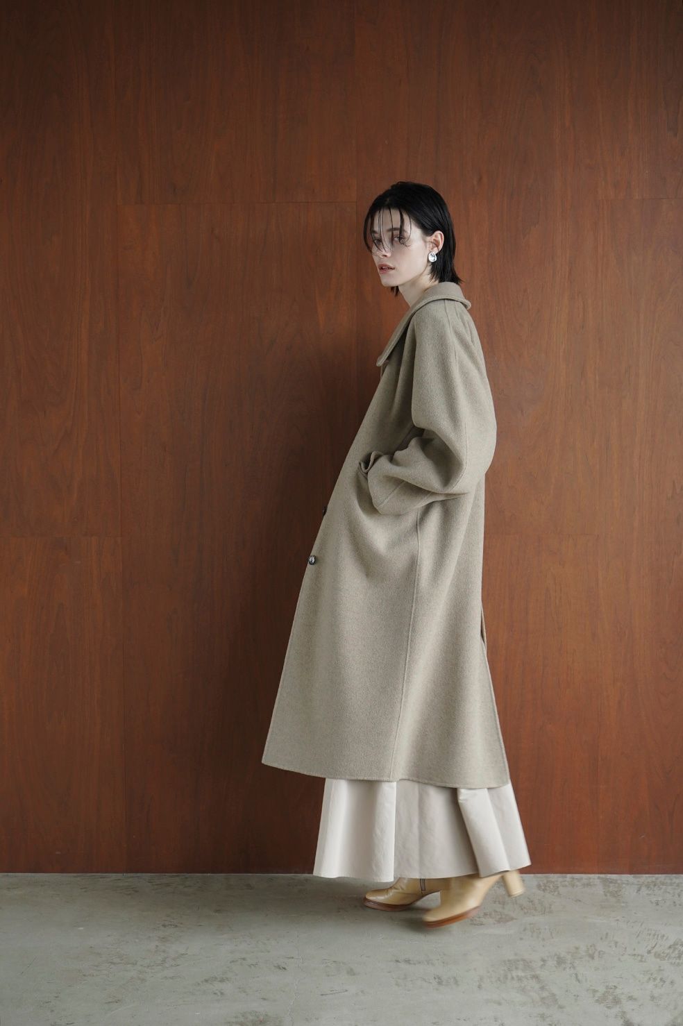 CLANE - ARCH SLEEVE REVER COAT - BEIGE