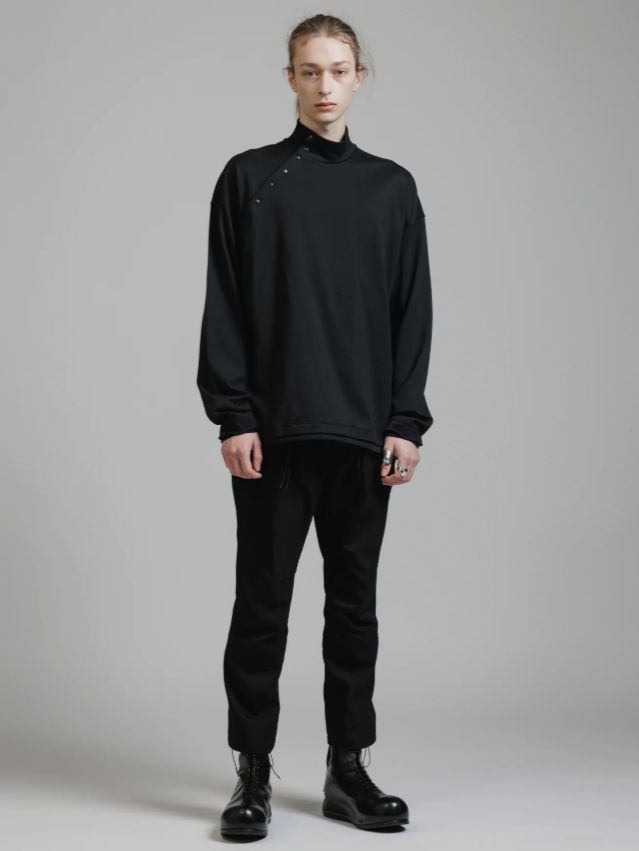 斜めヘンリーティーシャツ  - DIAGONAL HENRY NECK T-SHIRT BLACK