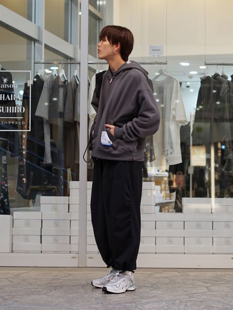 MIHARA × SALOMONでまとめるテックストリート