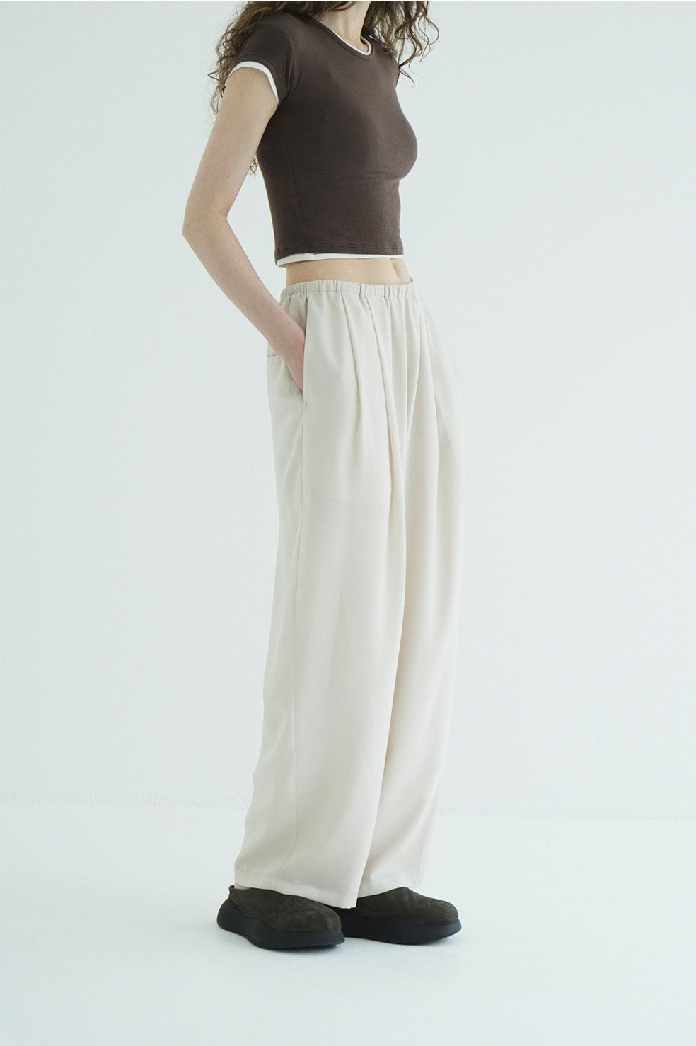 ドローストリングルーズタックパンツ - DRAWSTRING LOOSE TUCK PANTS(IVORY)