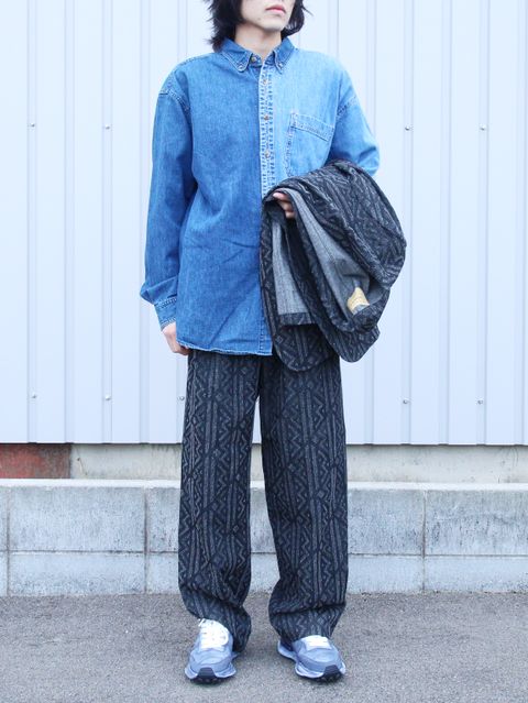 立体的なジオメトリック SEVEN BY SEVENの新作セットアップスタイル