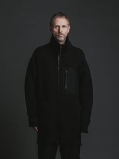 TVA 新作ハイネックのニットブルゾンコーデ