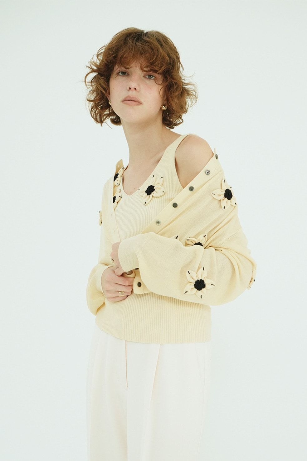 ニットカーディガン - FLOWER MOTIF KNIT CARDIGAN (YELLOW)