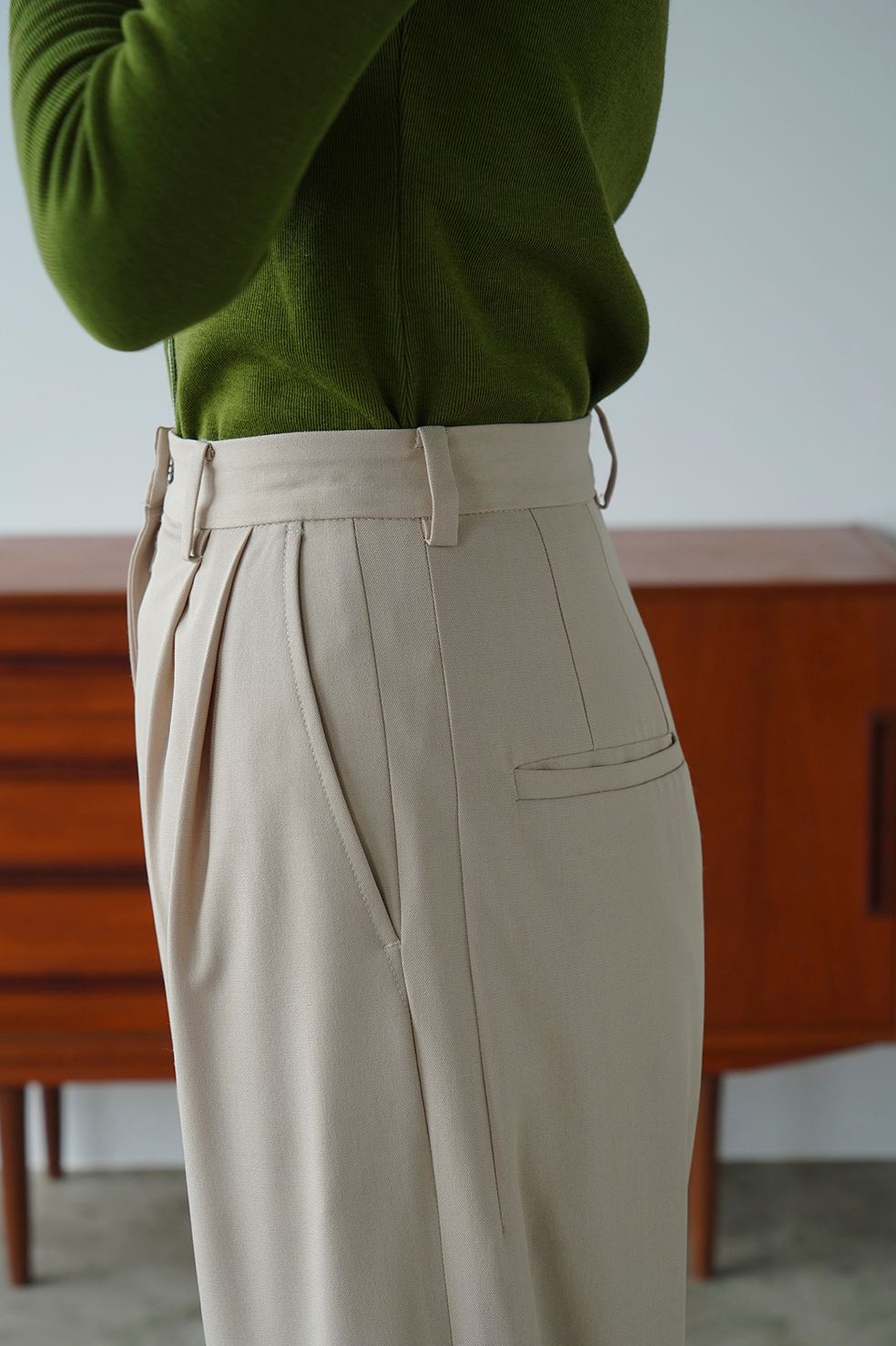 【22AW 2nd】 ベーシックタックパンツ -  BASIC TUCK PANTS - IVORY