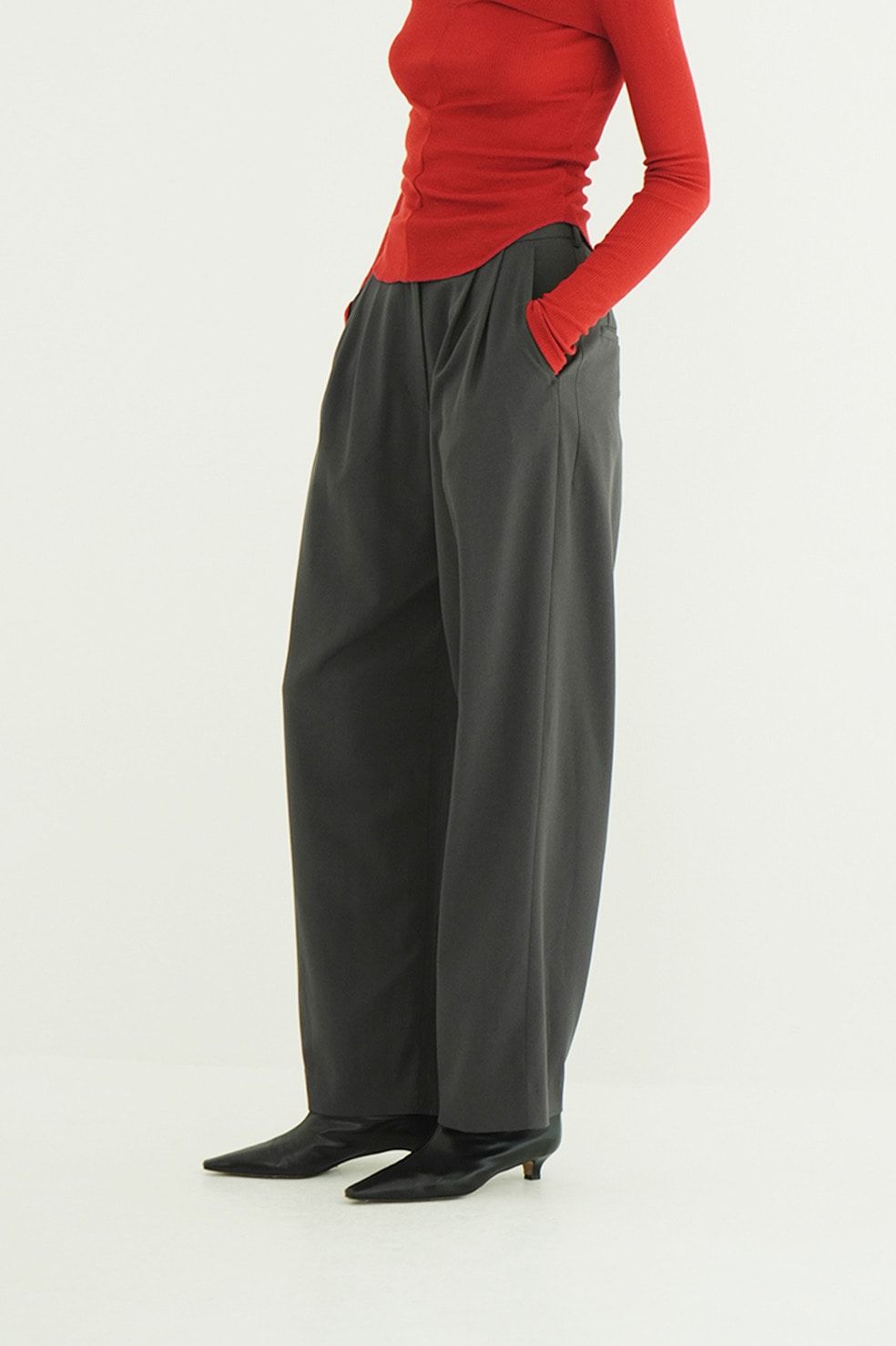 【26AW】ベーシックタックパンツ - BASIC TUCK PANTS (GREY)