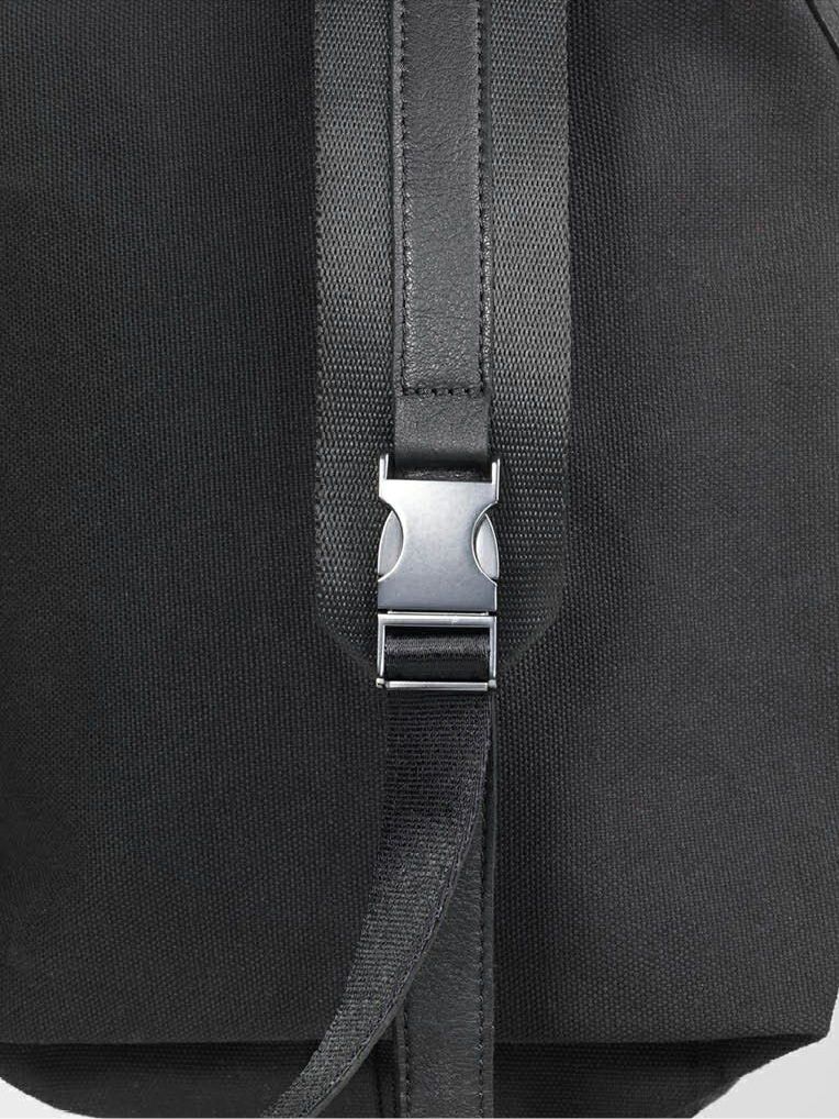 ISARAU [ JAPAN LIMITED ] ECO YARN BLACK - イザラウ ボディバッグ / ウエストバッグ