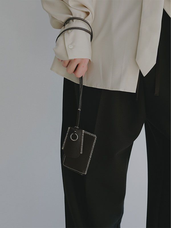 スクエアパースキーホルダー (BROWN)