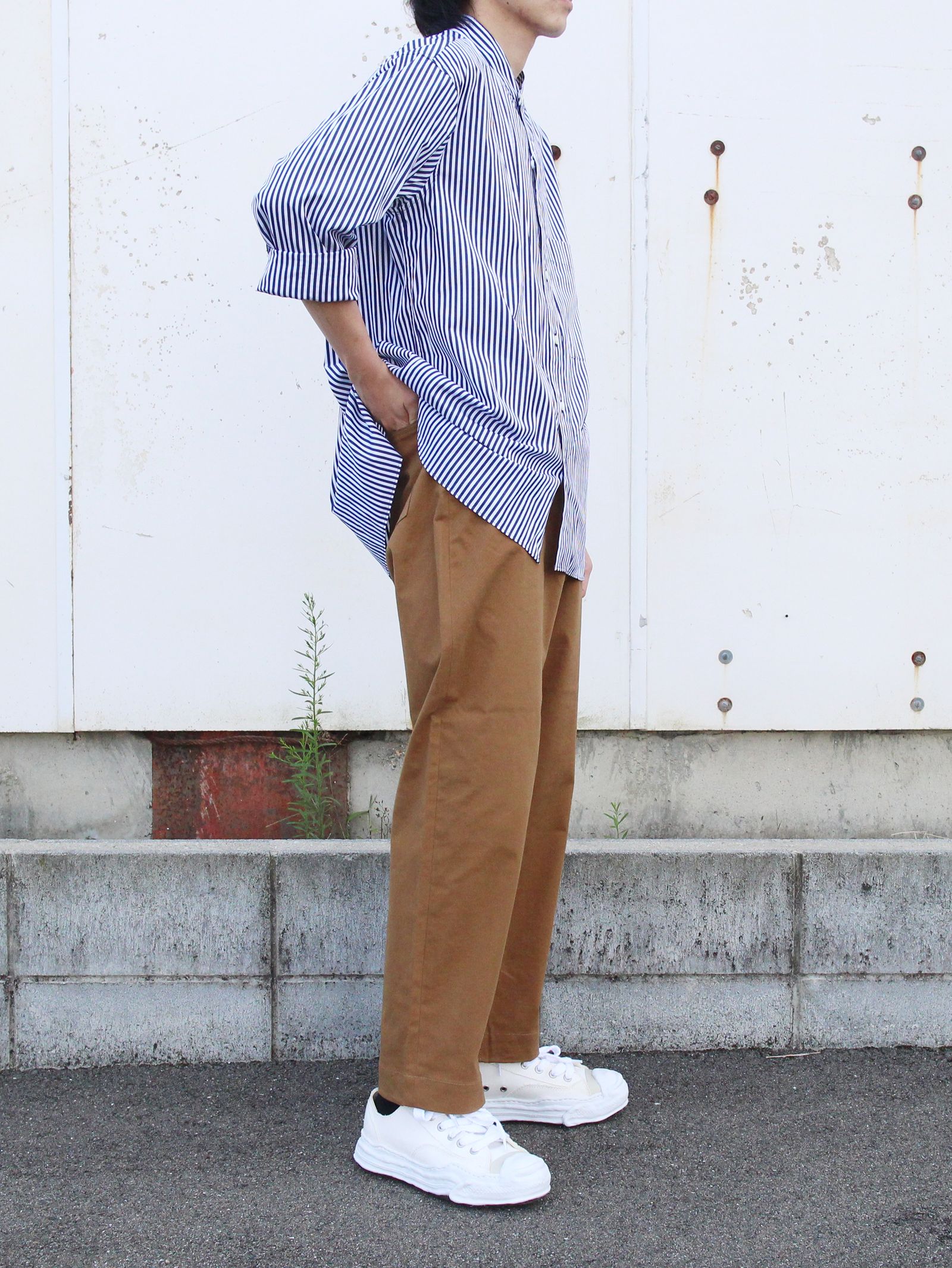 universal products ワイドチノ　2 UNIVERSAL PRODUCTS - 【残り一点】2Tuck Wide Chino Trousers