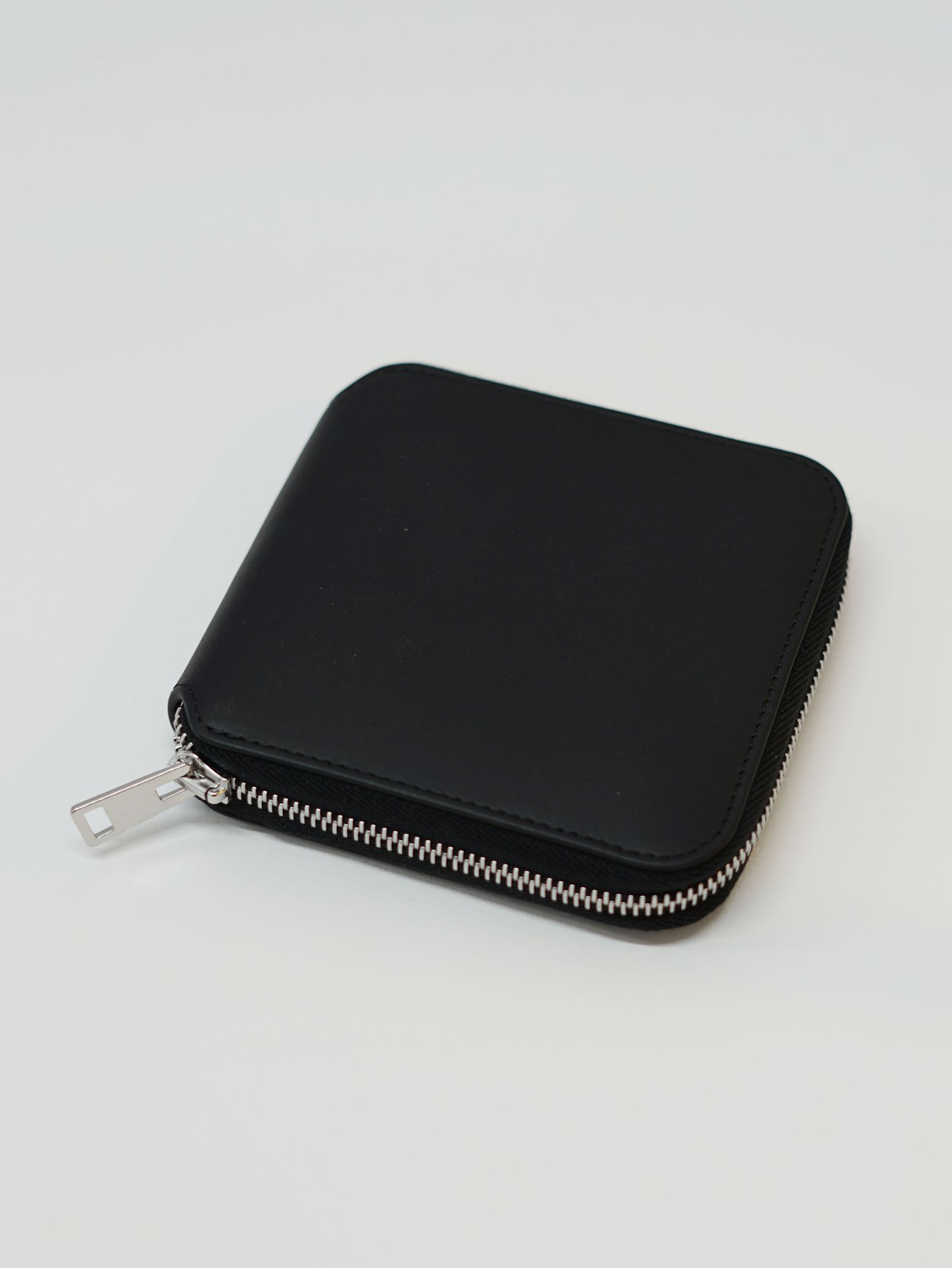 PARIS ラウンドジップウォレット