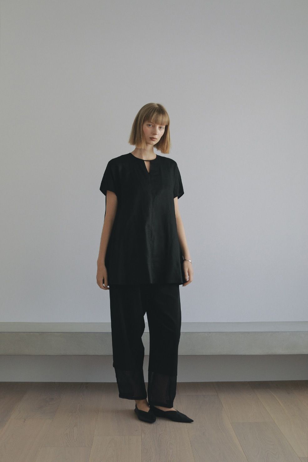 バック オープン トップス - BACK OPEN TOPS - BLACK