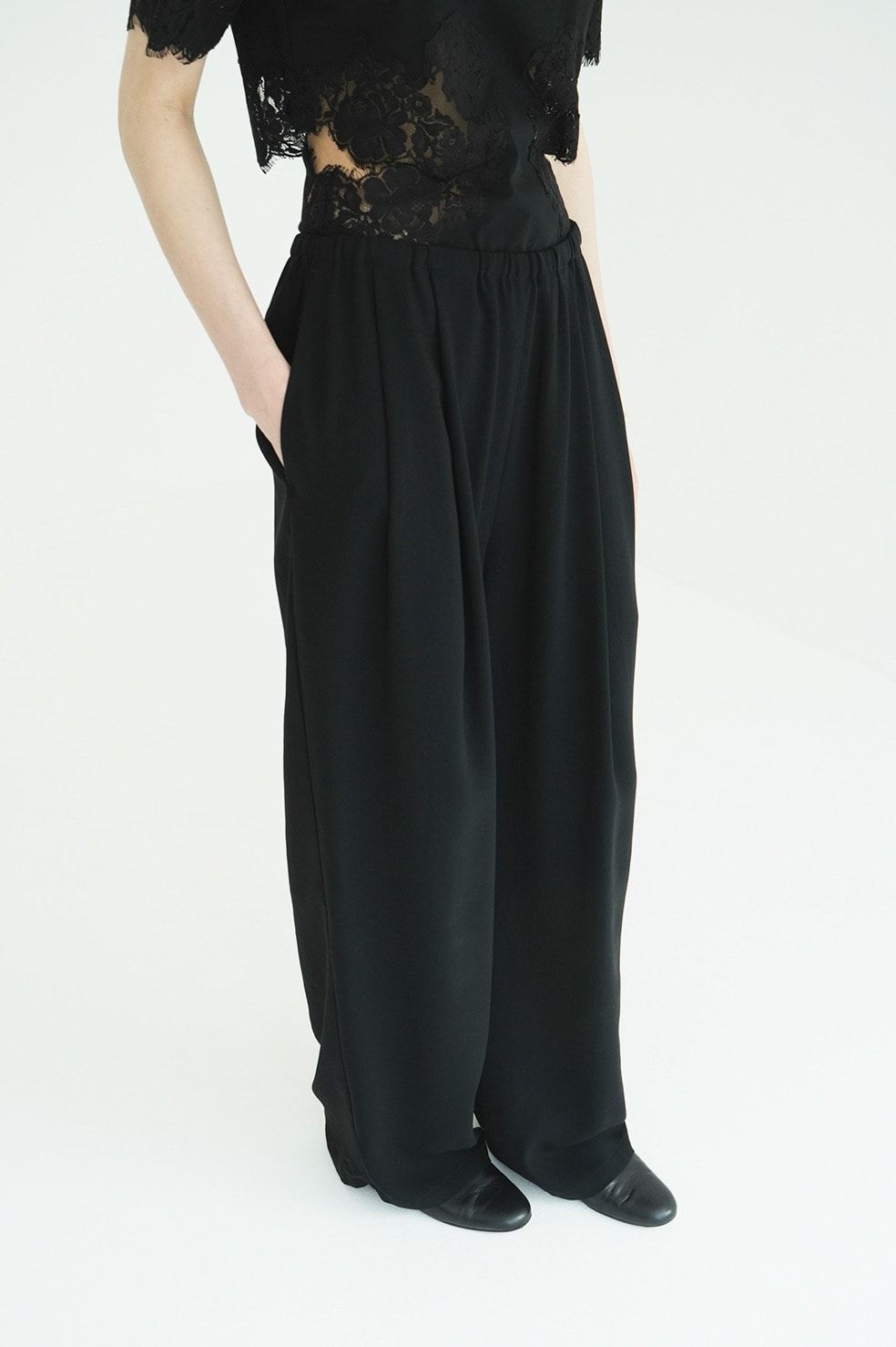ドローストリングルーズタックパンツ - DRAWSTRING LOOSE TUCK PANTS(BLACK)