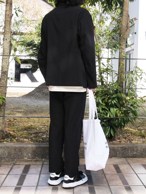 抜け感のある快適な着心地UNIVERSAL PRODUCTSのセットアップスタイル