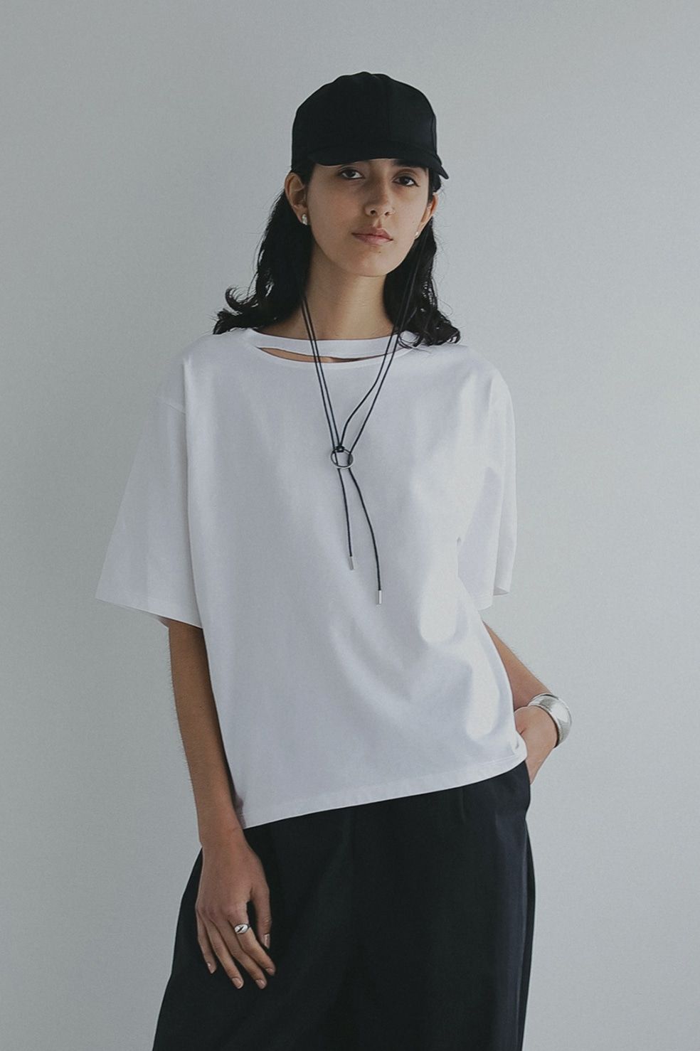 MEER. ネックスリットTシャツNECK SLIT TEE /WHT MEER. ネックスリットシアートップNECK SLIT SHEER BLE - メルカリ