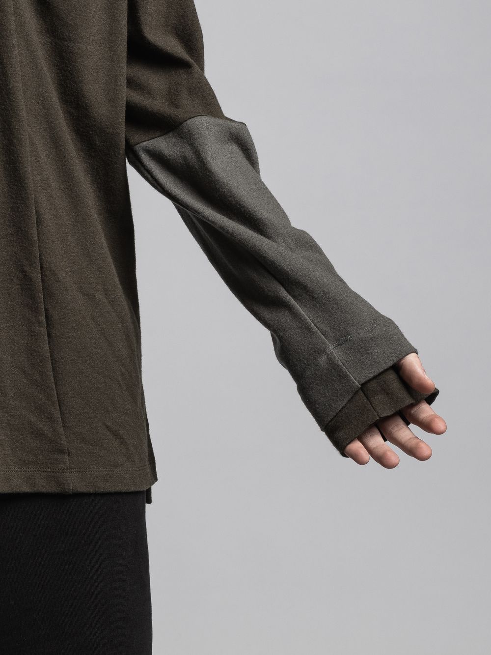 ウールスムースプルオーバー - Wool Smooth Pullover - DARK OD