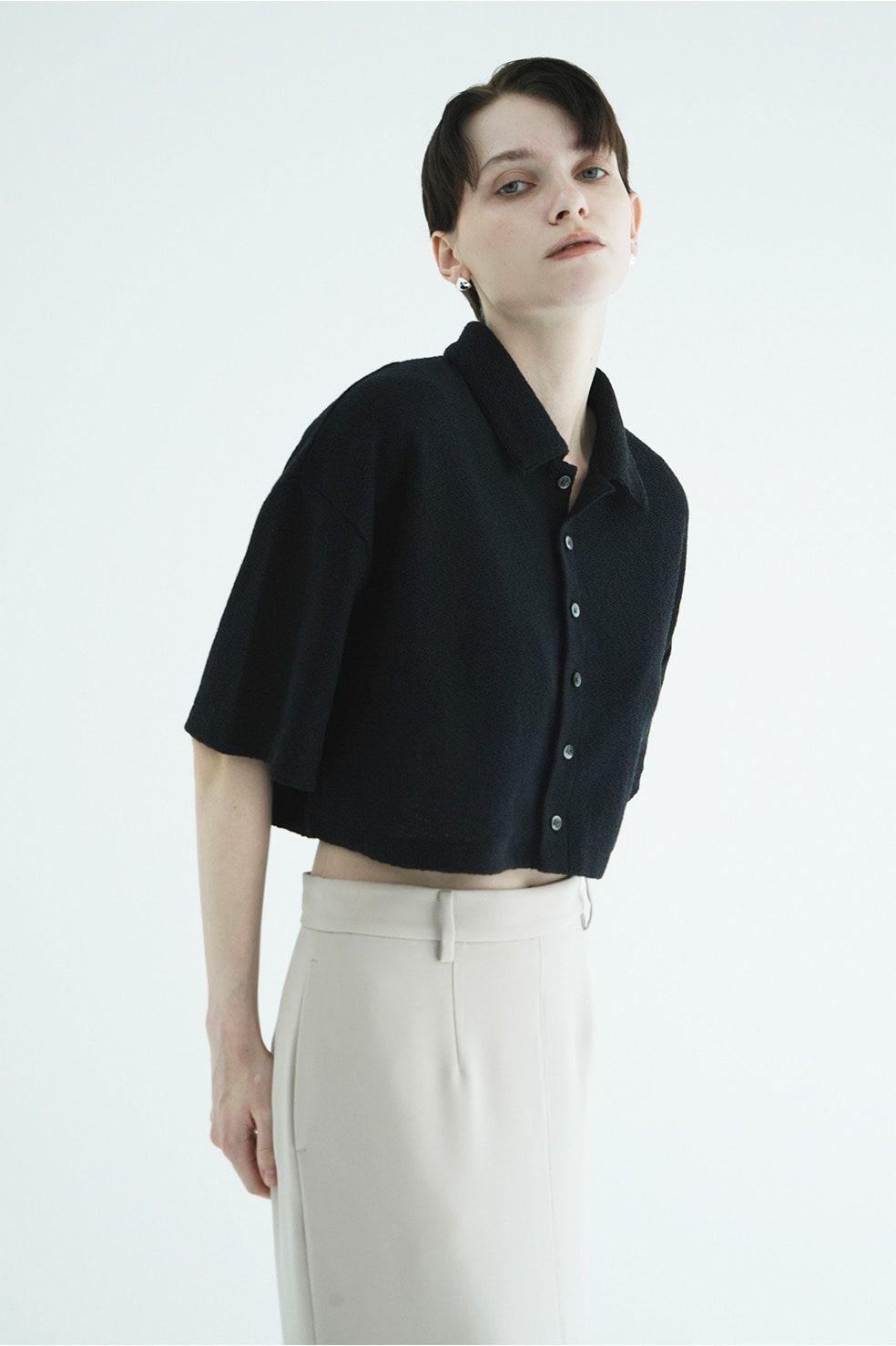 クロップドポロトップス - CRISP CROPPED POLO TOPS (BLACK)