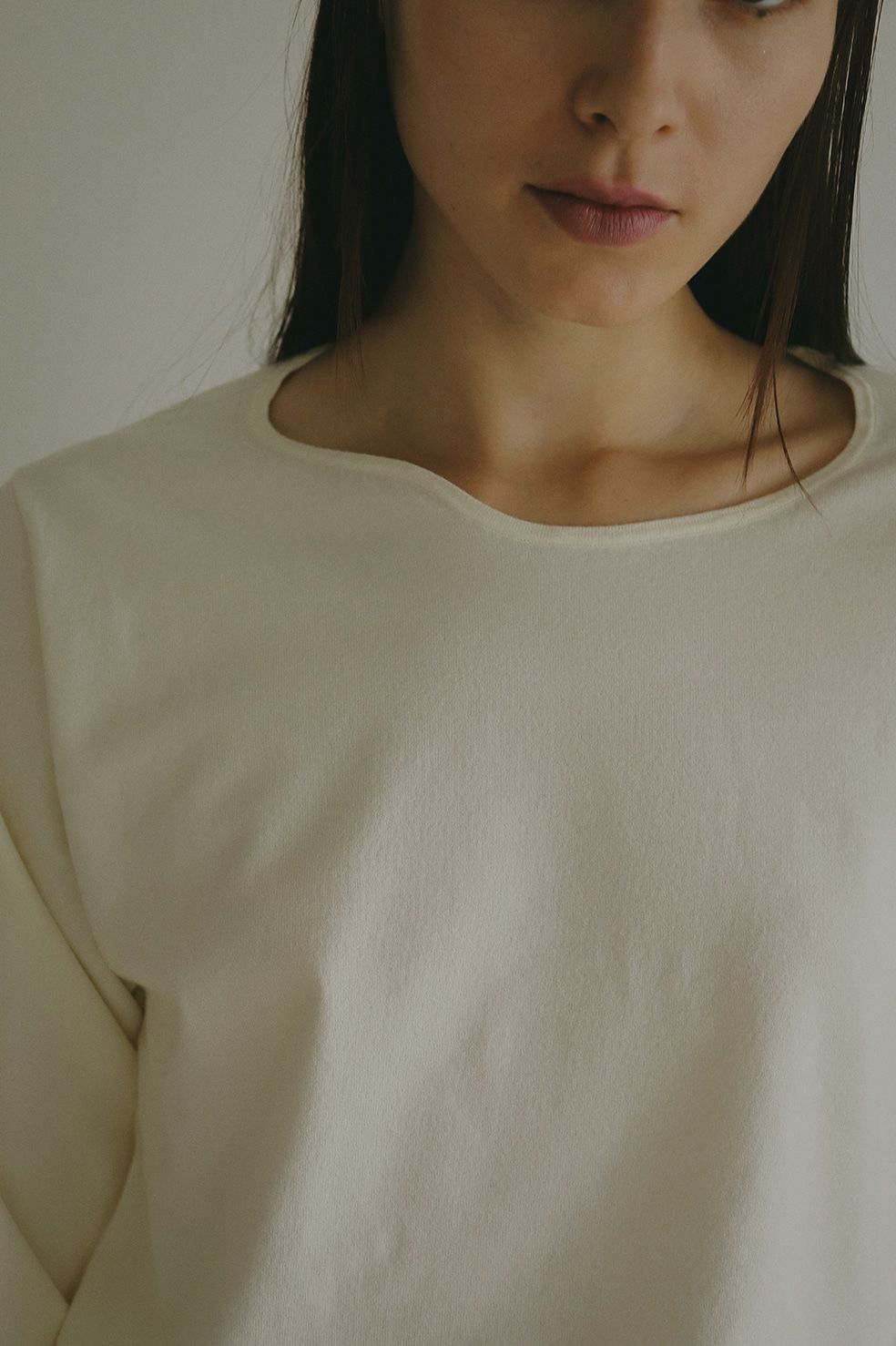 ハイゲージニット - CURVE NECK KNIT TOPS - IVORY