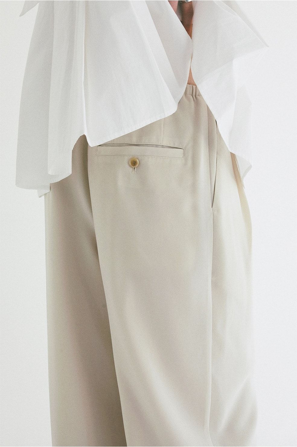 ドローストリングルーズタックパンツ - DRAWSTRING LOOSE TUCK PANTS (IVORY)