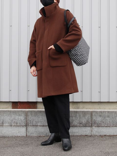 TPOは押さえつつおしゃれに見せてくれるブラウンのコートスタイル