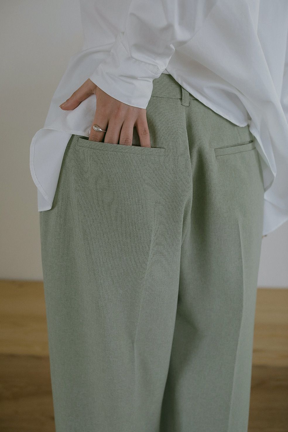 ストレートシルエット  -  BICOLOR HEM PANTS PISTACHIO